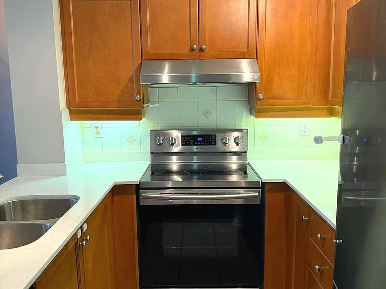 8 Rean Dr #1111 — Photo 3