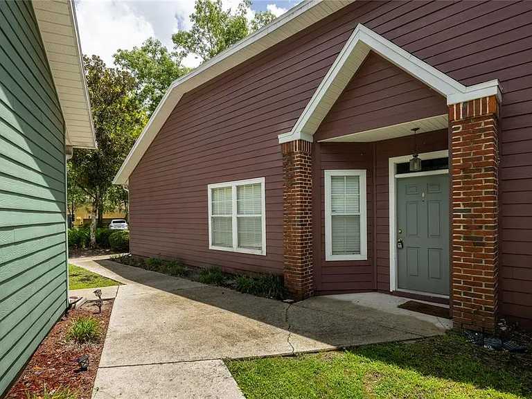 350 NW 50th Blvd #350 — Photo 3