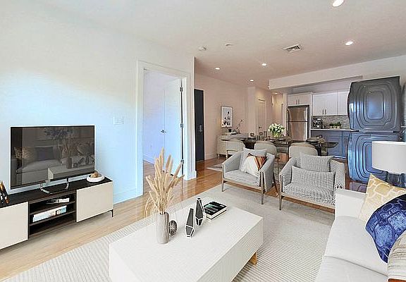 4th image of 2418 Snyder Ave #3