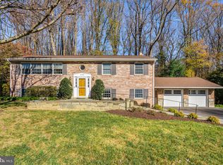 405 Holloway Ct NE, Vienna, VA 22180