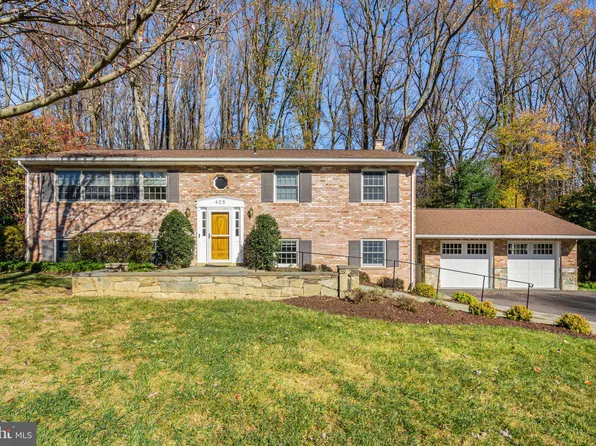405 Holloway Ct NE, Vienna, VA 22180