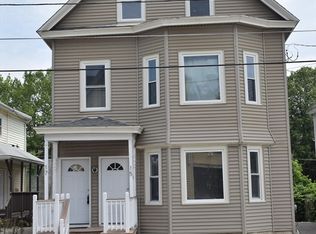 15 Middlesex Park, Lowell, MA 01851