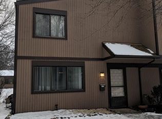 26735 Lake Of The Falls Blvd, Olmsted Falls, OH 44138