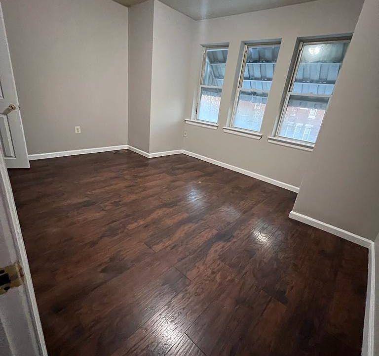 1st image of 5219 Warrington Ave