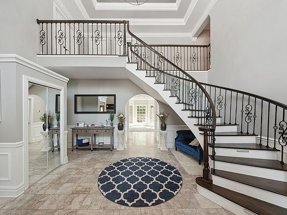 3rd image of 35 Acorn Ln
