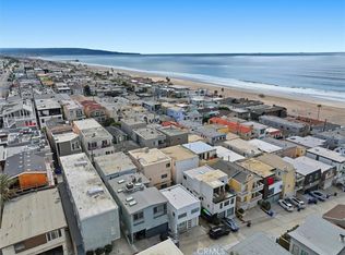 220 39th St #220B, Manhattan Beach, CA 90266