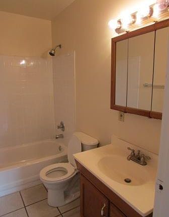 2nd image of 17 E Grace St #17D