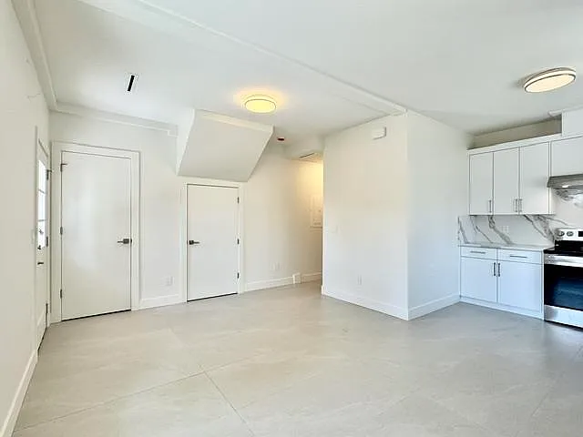 4911 No 5 Rd #X — Photo 4