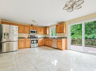 92 Chestnut Rd, Halifax, MA 02338