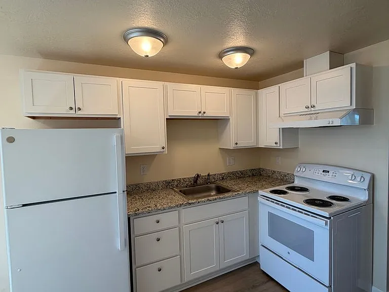 2215 Elm St SW — Photo 41