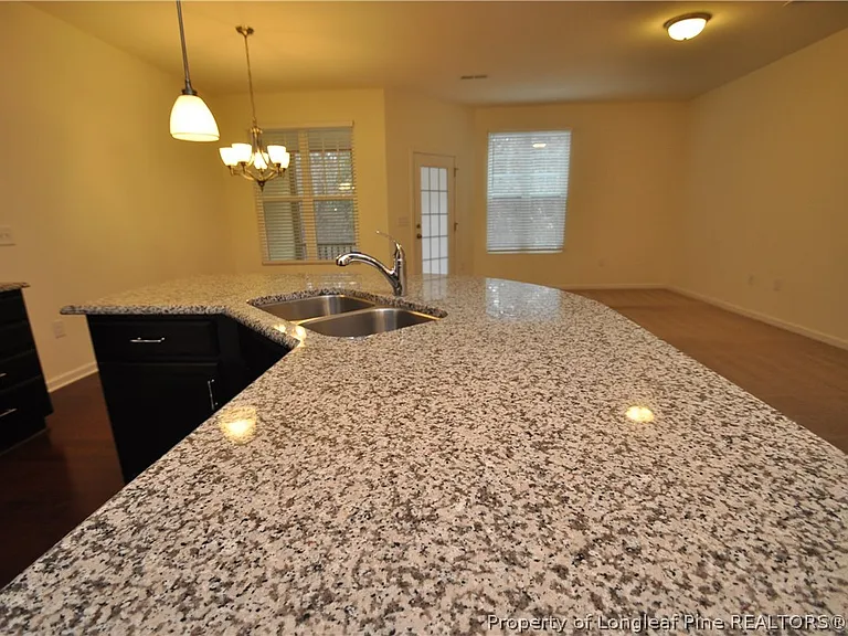 643 Briarcliff St — Photo 14
