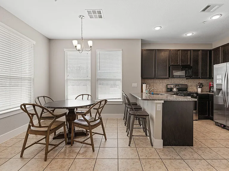 2215 Katy Ln #C — Photo 10