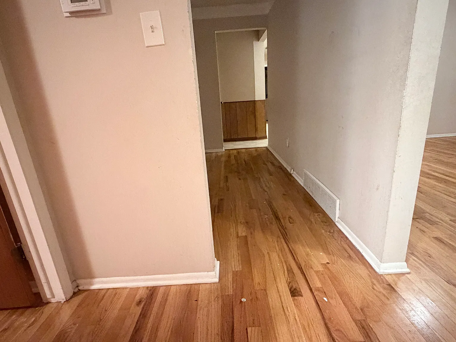 3 bed, 2000 sqft, $2,100 — Photo 2