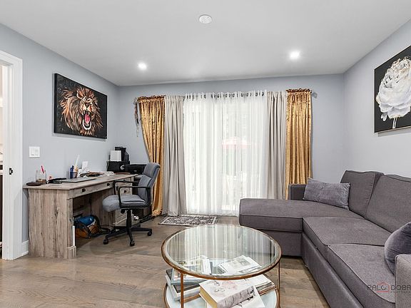 4th image of 2759 Royal Dr