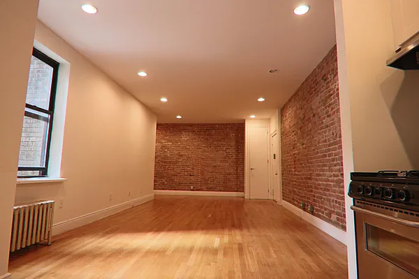 Rented by PMG Real Estate  | media 7
