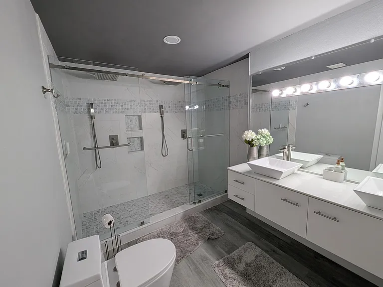 105 Half Moon Cir #F2 — Photo 7