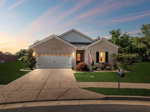 5004 Riverbank Dr, Hermitage, TN 37076