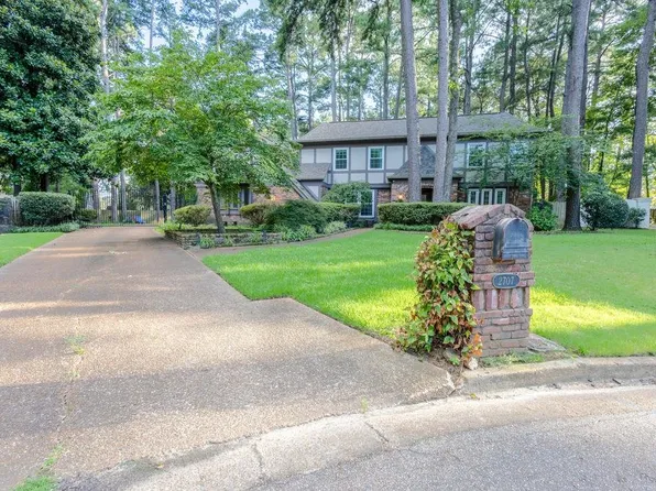 2707 Brook Bridge Cv, Germantown, TN 38138