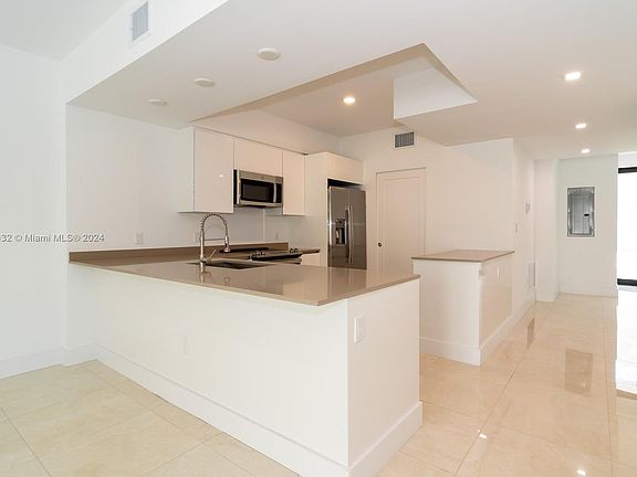 4th image of 5463 W Oak Way