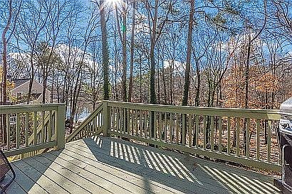 3rd image of 3363 Wellesley Poin NW