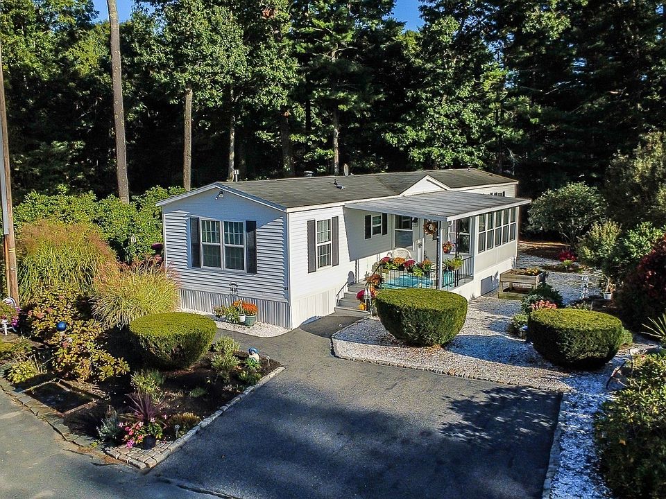 1st image of 67 Crest Dr