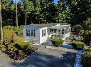 67 Crest Dr, West Wareham, MA 02576