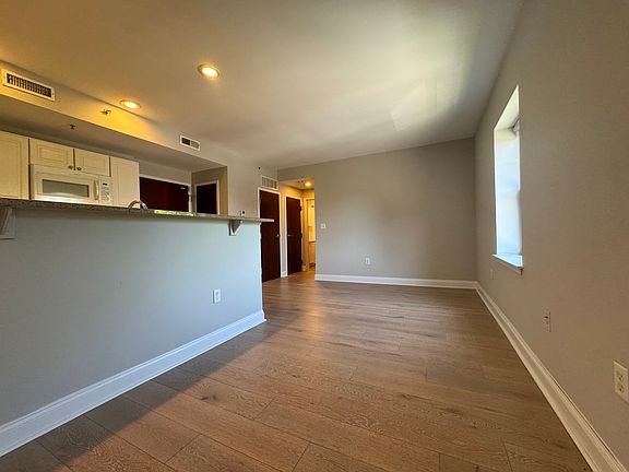 3rd image of 36 Imlay St #C3