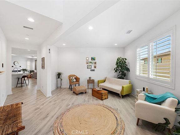 4th image of 32042 Hyacinth Way