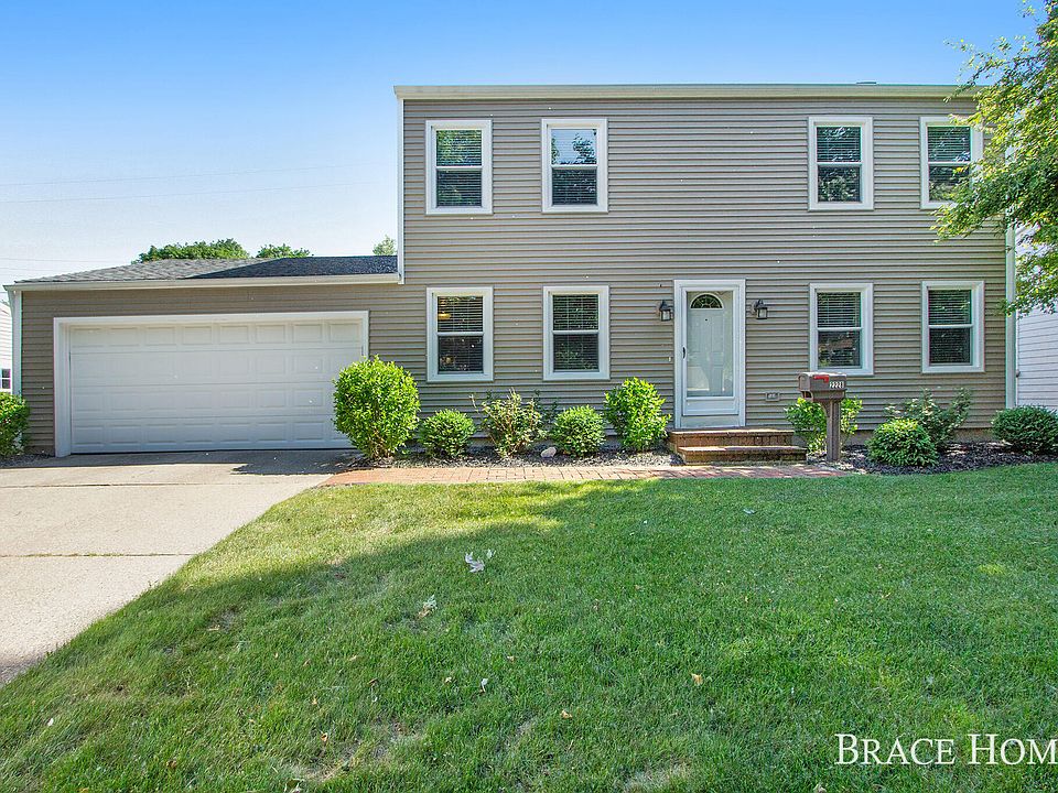 1st image of 2228 Elmwood Dr SE