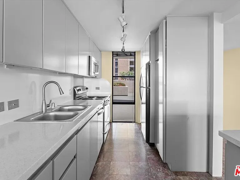 4265 Marina City Dr #101 — Photo 3