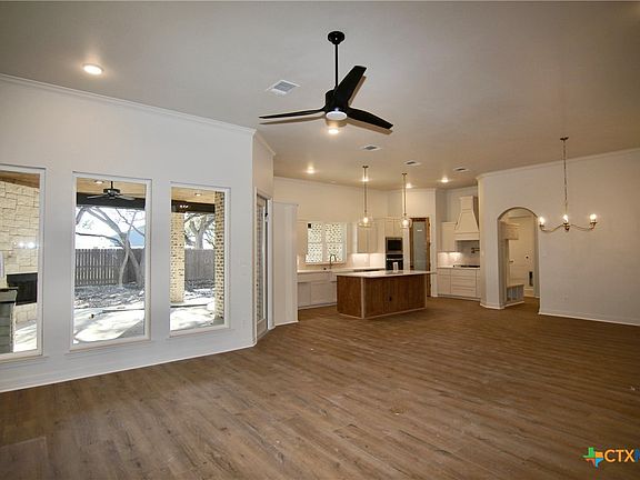 5th image of 1010 High Plains Dr