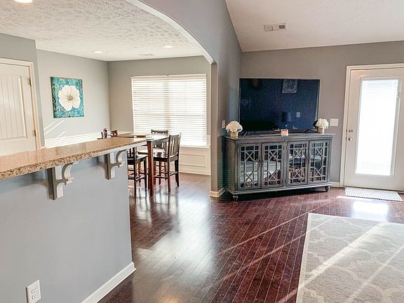 4th image of 1028 Monticello Pl