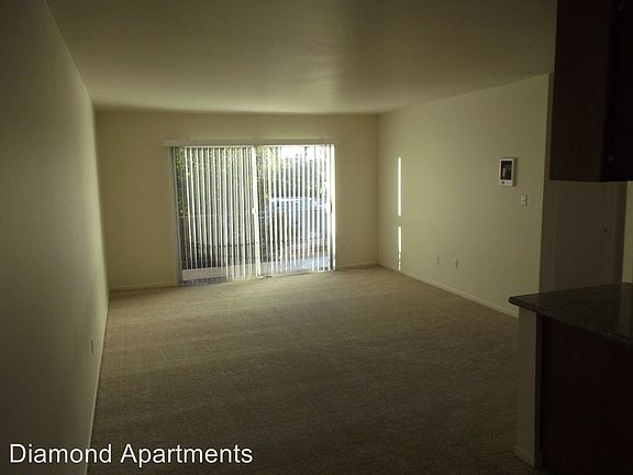 4th image of 4721 Lamont St APT 09