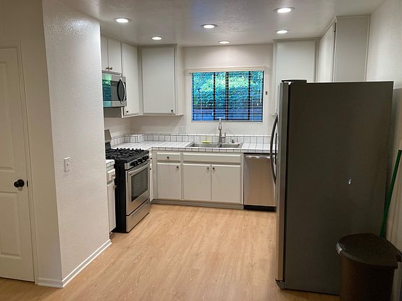 4th image of 4280 Canoga Ave