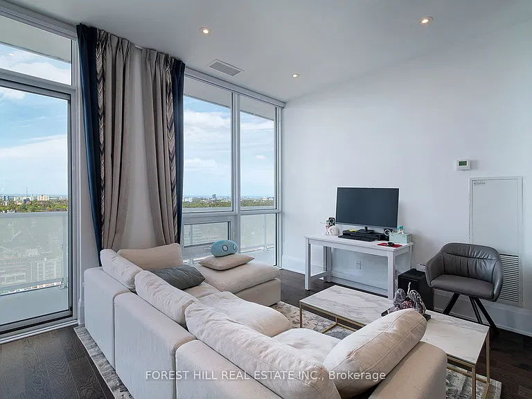 101 Erskine Ave #Penthouse 12 — Photo 8