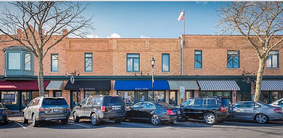 1st image of 692 Vernon Ave #1E