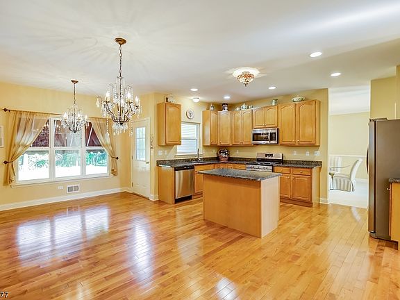 4th image of 309 Cedar Grove Ln