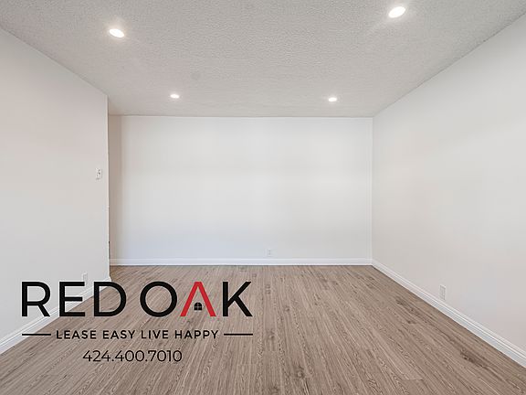 4th image of 20436 Cohasset St APT 12A