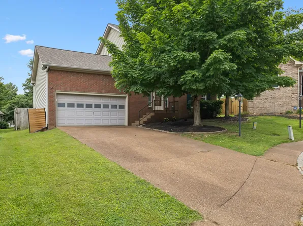 3453 Parkwood Ct, Hermitage, TN 37076