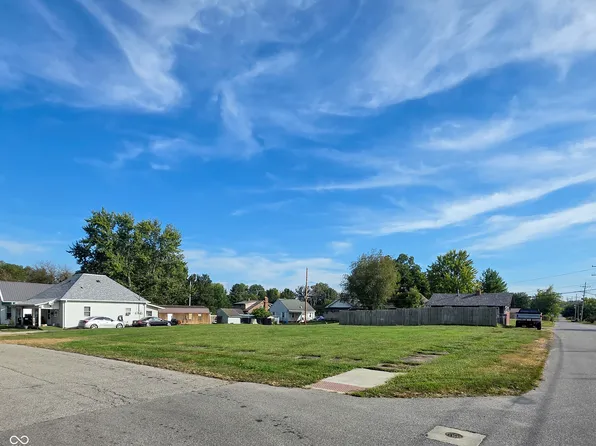 1129 Roosevelt St, Linton, IN 47441