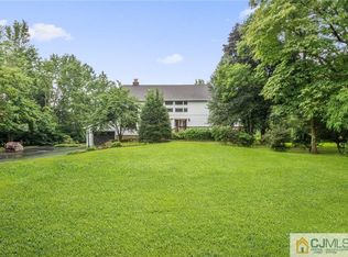 27 Eiker Rd, Cranbury, NJ 08512