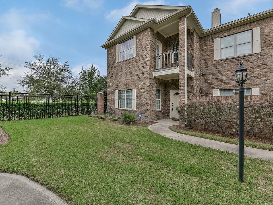 1st image of 2865 Westhollow Dr Unit 62