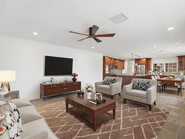 8307 E Clarendon Ave — Photo 4