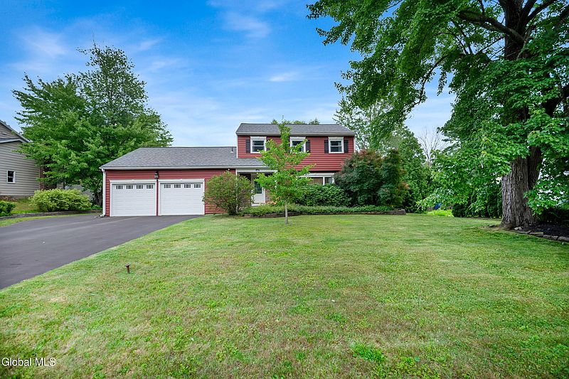 2nd image of 846 Northumberland Drive