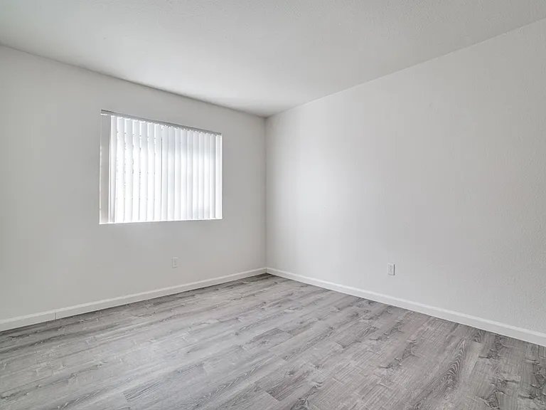 38th North Apartments — Photo 12