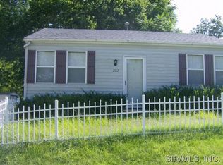 202 E Wesley St, Lebanon, IL 62254