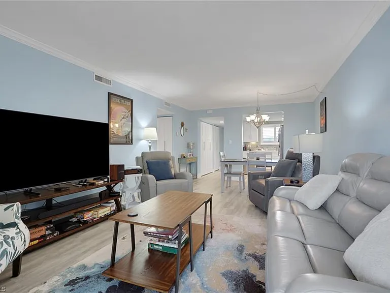 2121 Collier Ave #508 — Photo 9