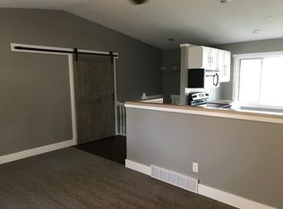 3308 Maplecrest Rd, Bettendorf, IA 52722