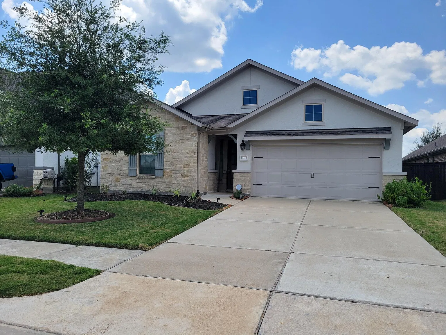 4 bed, 3.0 bath, 2298 sqft, $2,795 — Photo 2
