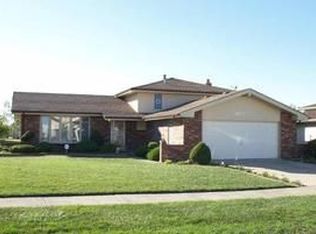 19728 Lake Park Dr, Lynwood, IL 60411